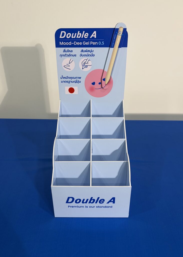 Shelf Display ชั้นวางสินค้าแบบตั้งพื้นสำหรับจัดแสดงสินค้า Double A พร้อมพื้นที่จัดวางสินค้าและกราฟิกแบรนด์